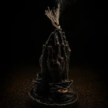 Чёрная Свеча «Молящиеся Руки»