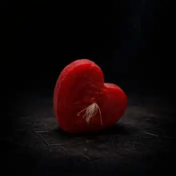 Qırmızı Ürək Şamı